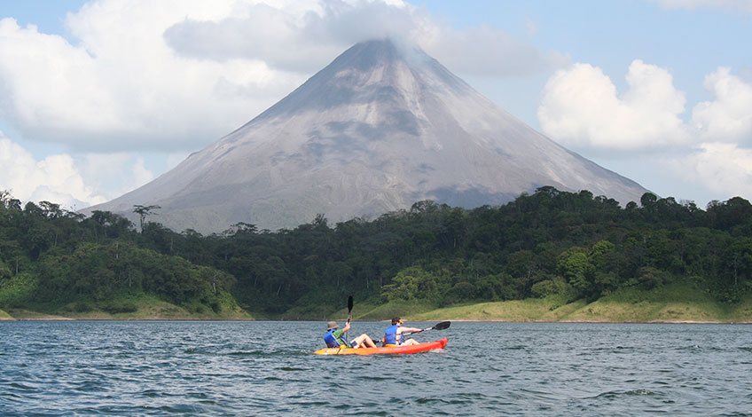Tour🌋 Arenal One Day Tour – Volcano Views & Natural Hot Springs! 🌿